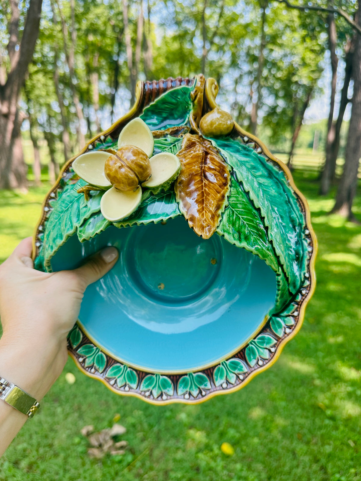 Minton Majolica Chestnut Dish