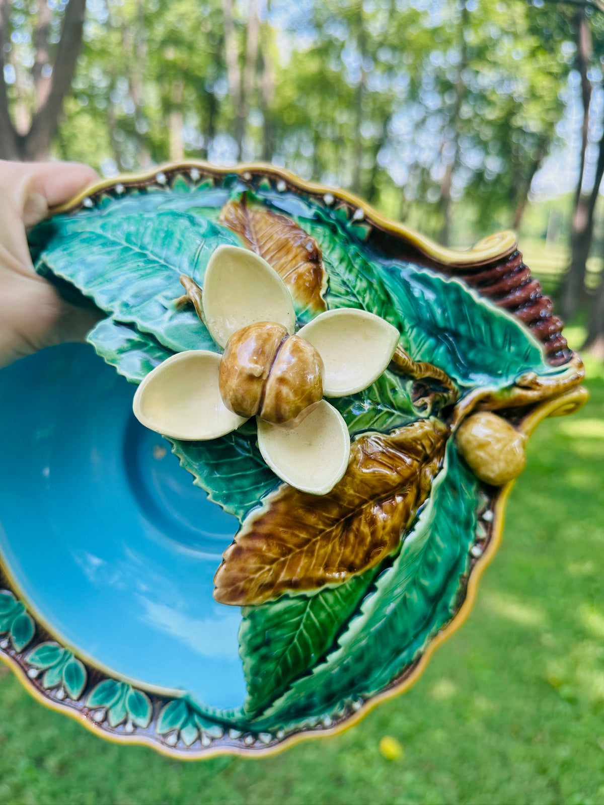 Minton Majolica Chestnut Dish